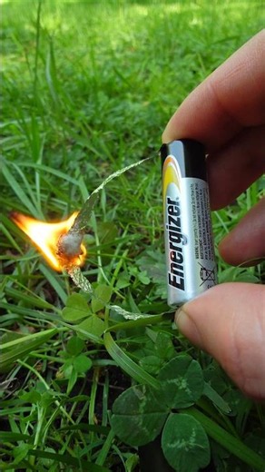 How to Start a Fire Using an Energizer Battery #campfire #experiment #diy #art #bushcraft #fire