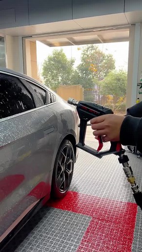 Get a thick, rich foam for the ultimate car wash! 🚗💦 This dual-connector foam cannon makes cleaning faster, easier, and more effective. Perfect for any pressure washer—just foam, rinse, and shine! ✨ #CarCare #FoamCannon | Sakerplus