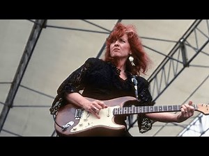 Bonnie Raitt Performs Thing Called Love Live (1989)