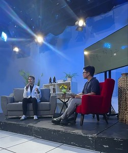 Hypothyroidism or hyperthyroidism affect NOT ONLY our metabolism. They can ALSO affect reproductive function or cardiovascular function and many more. 1. Mahirap mabuntis at magpatuloy ng pagbubuntis ang mga babae na may thyroid problem. 2. Makakaapekto sin sa mood at maaaring magkaroon ng anxiety o depression ang pasyente na may thyroid problem, babae man o lalaki. 3. Maaaring magkaroon din ng komplikasyon sa puso kung matagal na ang problema sa thyroid. SHARE. | Dr. Erick Mendoza - Endocrinolo