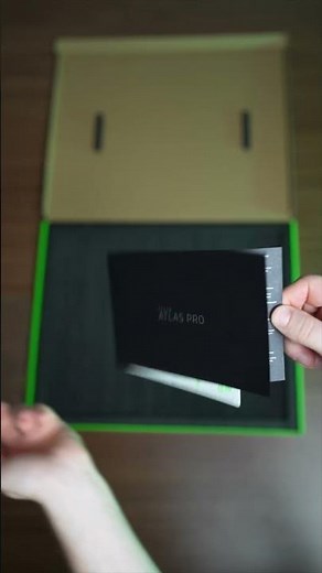 Unboxing the Razer Atlas Pro