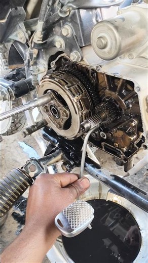 Hero HF deluxe engine remove Apna auto service all bike repair #bike #automobile #scross #shorts