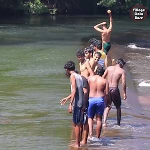 322K views · 7K reactions | வால்பாறை சுற்றுலா போகும்போது இந்த மாதிரி இடமெல்லாம் இருக்க..!!! இந்த இடங்களை பார்க்காம வராதீங்க. #வால்பாறை #சுற்றுலா #Valparai #Tourism | Village Database | Facebook