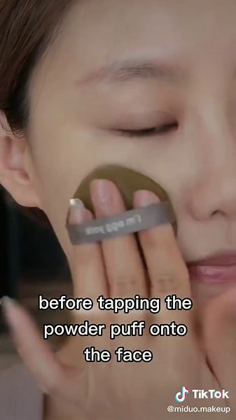 What is the best way to get a long-lasting foundation? Original video is from