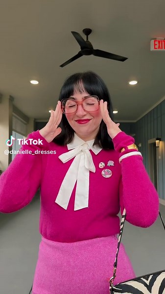 ootd | isn’t this monochromatic pink ensemble so incredibly fabulous (and it’s almost all secondhand! period!!) #ootd #ootdinspo #styleinspo #slowfashion #secondhandfashion