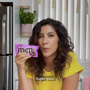 Get a delicious “homemade” brownie taste with just a teeny bit of the effort 😉 Fudge Brownie M&M's are my fave new #nobakingnecessary treat 😋 #ad #mms M&M'S USA | Stephanie Beatriz