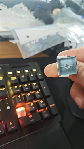 fixing my keyboard with 3D printing!