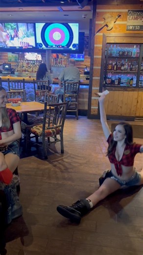 When they ask for a split and we deliver. 🤸‍♀️✨ #TuesdayEats #twinpeaks #split #twinpeaksgirls #funny #reel #twinpeakskirkwood #houston #texas #tuesday #twinpeaksrestaurants | Twin Peaks Restaurants