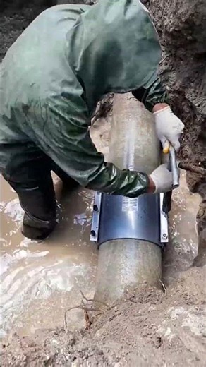 Underground Water Main Repair: Replacing a Tapping Sleeve with a Repair Clamp