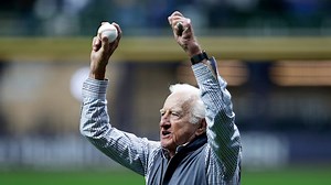 Bob Uecker, Cardinals World Series champion and clubhouse jester, dies at 90
