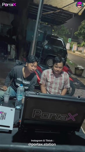 Kapan lagi ngerasain main PS di pinggir jalan😭 #portaxbesuki #gameoneverywhere #psbox #ps4 #besukisitubondo