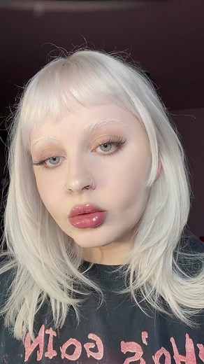 Period Makeup Tutorial: Easy and Natural Look