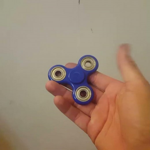 Butterfly Knife Fidget Spinner || ViralHog