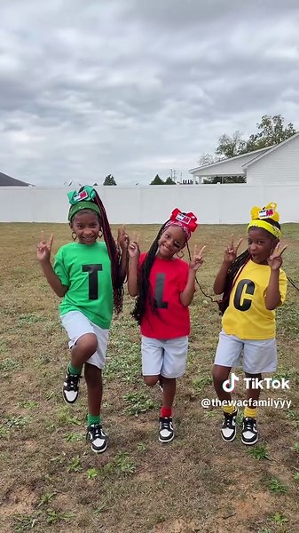 Exploring TLC Trio Outfits and Costumes