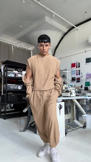 Fabian Divani: Discover the Multi-Talented Star