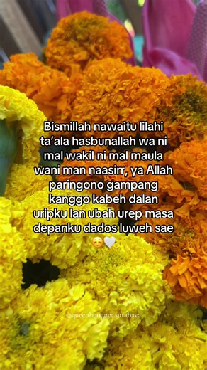 Hand bouquet dan papan bunga Surabaya - QueenBouquet.surabaya