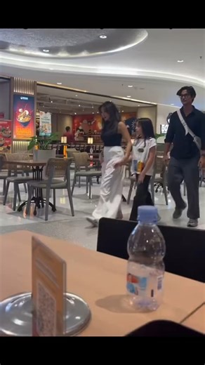 CIA nama aku | Tempat berbagi konten positif & informatif." on Instagram: "Gisella Anastasia (Gisel) adalah seorang selebriti Indonesia yang dikenal sebagai penyanyi, aktris, model, dan pembawa acara. 👩‍🎤 Siapa Dia? Nama lengkapnya Gisella Anastasia Suryanto, lahir pada 16 November 1990 di Surabaya, Jawa Timur. Ia mulai dikenal publik setelah menjadi runner-up Indonesian Idol Musim 5 pada tahun 2008. 🎶 Karier Setelah Indonesian Idol, Gisel merilis beberapa single, tampil di berbagai acara tel