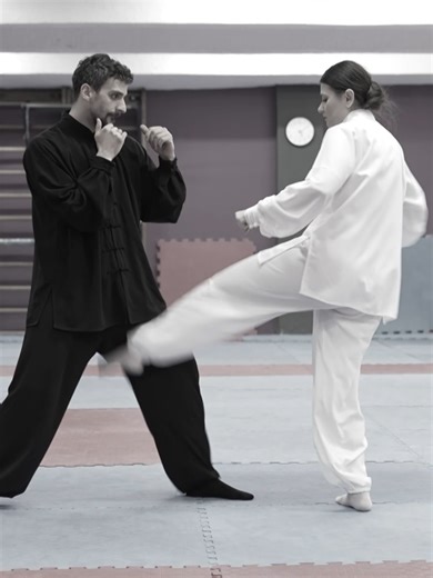 დღეს 23:00 საათზე 🔥 ჰაუსი Rustavi 2 • რუსთავი 2 -ზე!