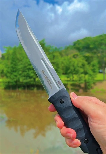 A Japanese knife with patterns on the blade！#knife #toys #foryou #outdoorknife #survival