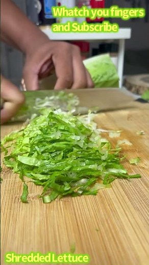 Knife Skills / Shredded lettuce #knifeskills