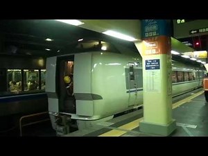 JR西日本683系と683系連結