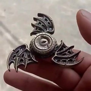 A Game of Thrones fidget spinner — literally, all we needed (?) http://buff.ly/2tm7a4U | Hit Pix Superpower