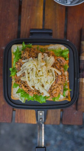 サバ味噌缶のチーズホットサンドとビビンバレシピ