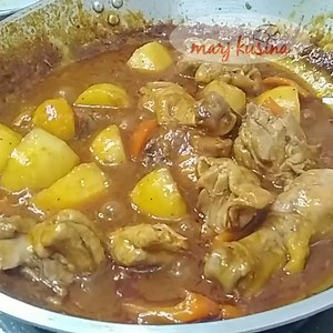 Chicken Mechado Recipe Ingredients Chicken Tomato Sauce Patatas Garlic Onion Bell pepper Salt and pepper Laurel Sugar (optional) Happy Cooking❤ | Marj Kusina