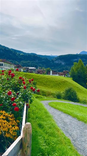 23K views · 68K reactions | Switzerland ⛰️ #berneroberland #switzerland #mountains #schweiz #swissalps #myswitzerland #nature #hiking #swiss #alps #visitswitzerland #travel #jungfrauregion #suisse #landscape #reels #naturephotography #relaxing #grindelwald #lauterbrunnen #interlaken #lake #love #switzerlandpictures #swissmountains #switzerlandwonderland #NatureLovers #BeautifulDestinations #fotograﬁa #lungerersee | Swiss vid | Facebook