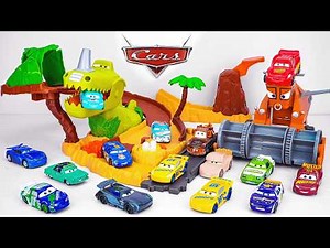 Disney Pixar Cars Unboxing Review | Disney Pixar Cars Lightning McQueen RC & Dino Playground!