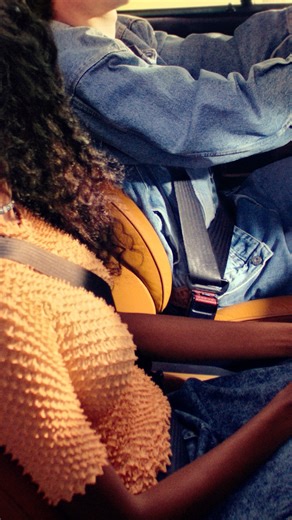 Il y a un peu de Volvo dans chaque voiture.​ En 1959, Volvo invente la ceinture de sécurité à 3 points et ouvre le brevet à tous les constructeurs.​ En 2026, nous la réinventons.​ Découvrez la ceinture multi-adaptative sur https://www.volvocars.com/fr/l/volvo-dans-chaque-voiture/ #VolvoDansChaqueVoiture #LaSécuritéPourÉtatdEsprit | ABVV - Volvo Saint Ouen l'Aumône