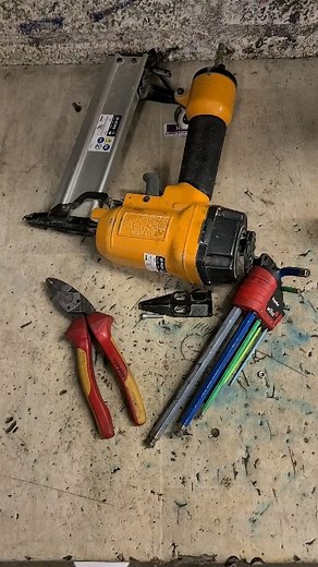 24K views · 265 reactions | Draper expert ergo plus pliers, these pliers have several uses. One of which is cutting 3.5 and 4mm bolts to size without damaging the thread. #draper #pliers #cooltool #feature #usefulfeature #ergoplus #tools | Deandohertygreaser | Facebook