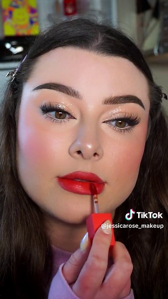 Stuck in 2016: Makeup Highlighter Tutorial