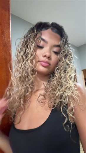 Os vídeos de Isalescaut (@isalescaut2) com som original - 24