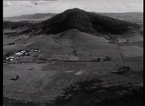 We're taking you to the north shore of the Shoalhaven River with this week's deep dive into the ABC archive. 🎥 Check out how the region looked from the air and learn about the history of the area, dating back to the days of Alexander Berry and later, the Bishop family. 🐄⚒🍇 Shoalhaven History | ABC Illawarra