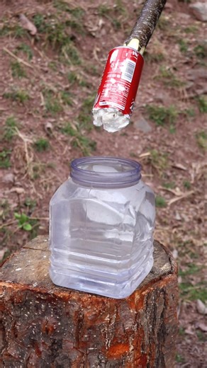 This DIY Torch Works Even in Windy and Wet Conditions #survival #bushcraft #camping #outdoors