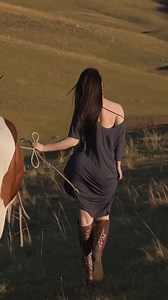 She is ✨🫠 | Ａｃｏｕｓｔｉｃ