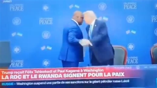 4.2K views · 114 reactions | ▫️  La scène qui fait parler ! Donald J. Trump  refuse de se lever devant Paul Kagame, mais s’incline avec plus de respect devant Félix Antoine Tshisekedi.  ✍…… | Digital Echo | Facebook