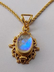 Blue Flash Moonstone Poison Locket – Gold Plated Pill Box Pendant - Etsy
