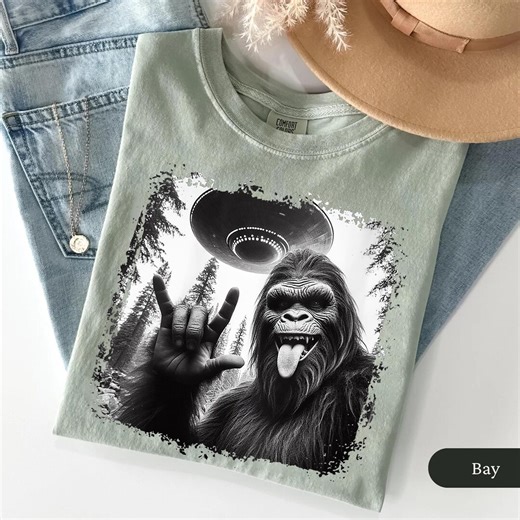 Comfort Colors® Big Foot UFO T-shirt, Big Foot Shirt, UFO Shirt, Alien Shirt, Sasquatch Shirt, Space Tee, Adventure Tee, Bigfoot Walking Tee - Etsy