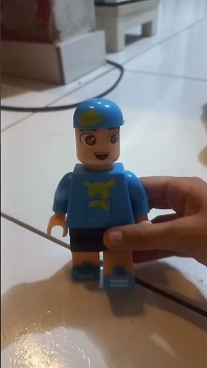 quanto mais perto da tela mais você gosta dos jogos (Roblox)