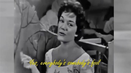 Connie Francis - Everybody's Somebody's Fool (1960) •With lyrics. | The 1950s/Early 1960s Music & Memories