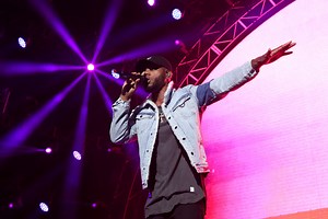 Bryson Tiller Shows Love To Breonna Taylor With Billboards In Her Honor