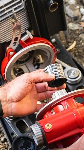 One of the WATERAX platform’s unique feature is its quick release clamp system which allows almost instantaneous pump end detachment and interchange. This reduces equipment downtime, increase its flexibility and significantly cuts costs. To remove pump from engine: 1. Lift pump clamp lever. 2. Release tension-adjusting knob. 3. Remove clamp. 4. Remove pump from engine. To attach the pump end to the engine: 1. Install the coupling belt on the engine or pump end coupling drive. 2. Align the teeth 