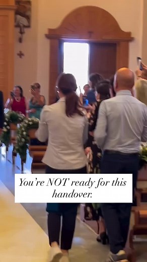 He showed up in that uniform… and suddenly everyone stopped breathing. Dad holding it together, the bride trying not to cry, and the groom looking at her like he already knows he’s done for. Would YOU survive that handover? 🥹 @martaa__ds 🎥 #dotellthebride #weddingday #groomreaction #militarywedding #bridal #weddingmoments | Dotellthebride