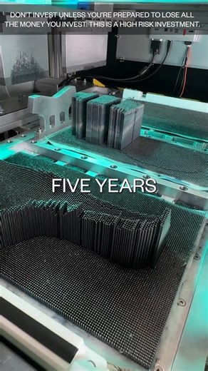 Fyous on Instagram: "PolyMorphic Moulding uses thousands of digitally actuated pins to form infinitely reconfigurable moulds. The pins are locked in position and can withstand intense force to offer a variety of use cases."