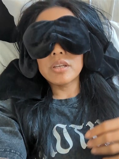 I’ve struggled with staying asleep for as long as I can remember. Being in my 40s, I know I need to prioritize my rest, but I’ve been trying to avoid relying on supplements or melatonin. I woke up at 12:30 AM like usual last night, tossed and turned, and then remembered I had this Nodpod weighted sleep mask. If you’re a chronic