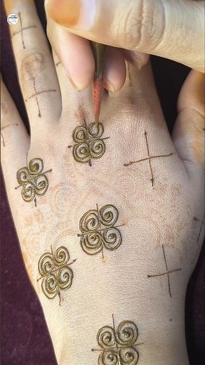 Simple and Aesthetic Mehndi design for back hand #mehndi #shorts #video #viralshorts #ytshorts