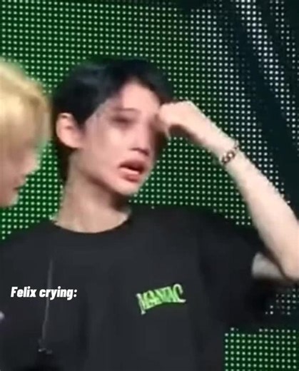 Heartbreaking Video of Felix Crying at Concert | Stray Kids Kpop