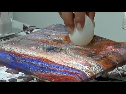 Relax And Unwind: Try The Balloon Kiss Acrylic Pouring Technique For Anxiety Relief!